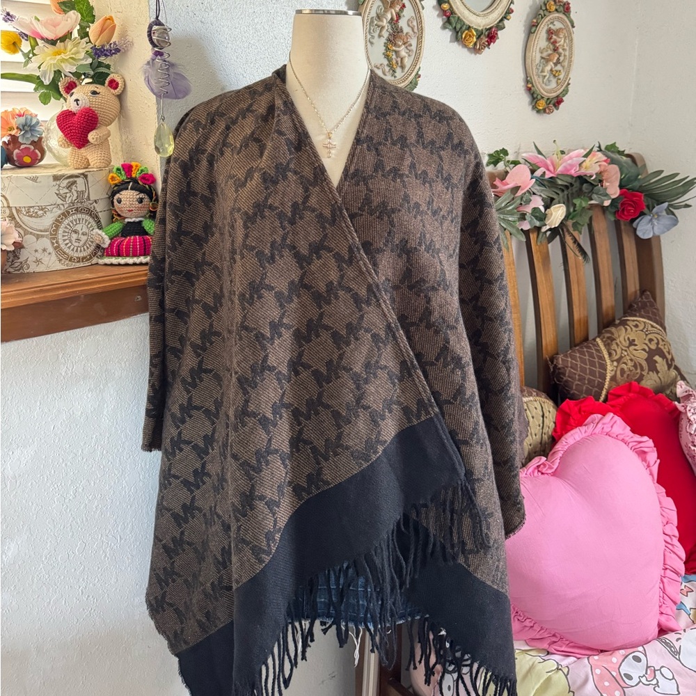 New Michael kors women’s poncho